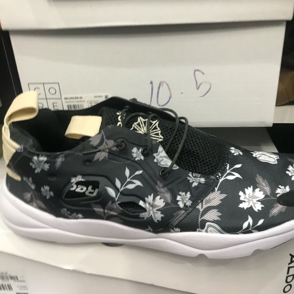 New REEBOK FURYLITE  SR BLACK FLOWERS WOMANS RUNER